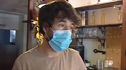 Multan a un restaurante de Valencia por repartir comida a familias vulnerables durante el confinamiento por el coronavirus Multan a un restaurante de Valencia por repartir comida a familias vulnerables durante el confinamiento por el coronavirus