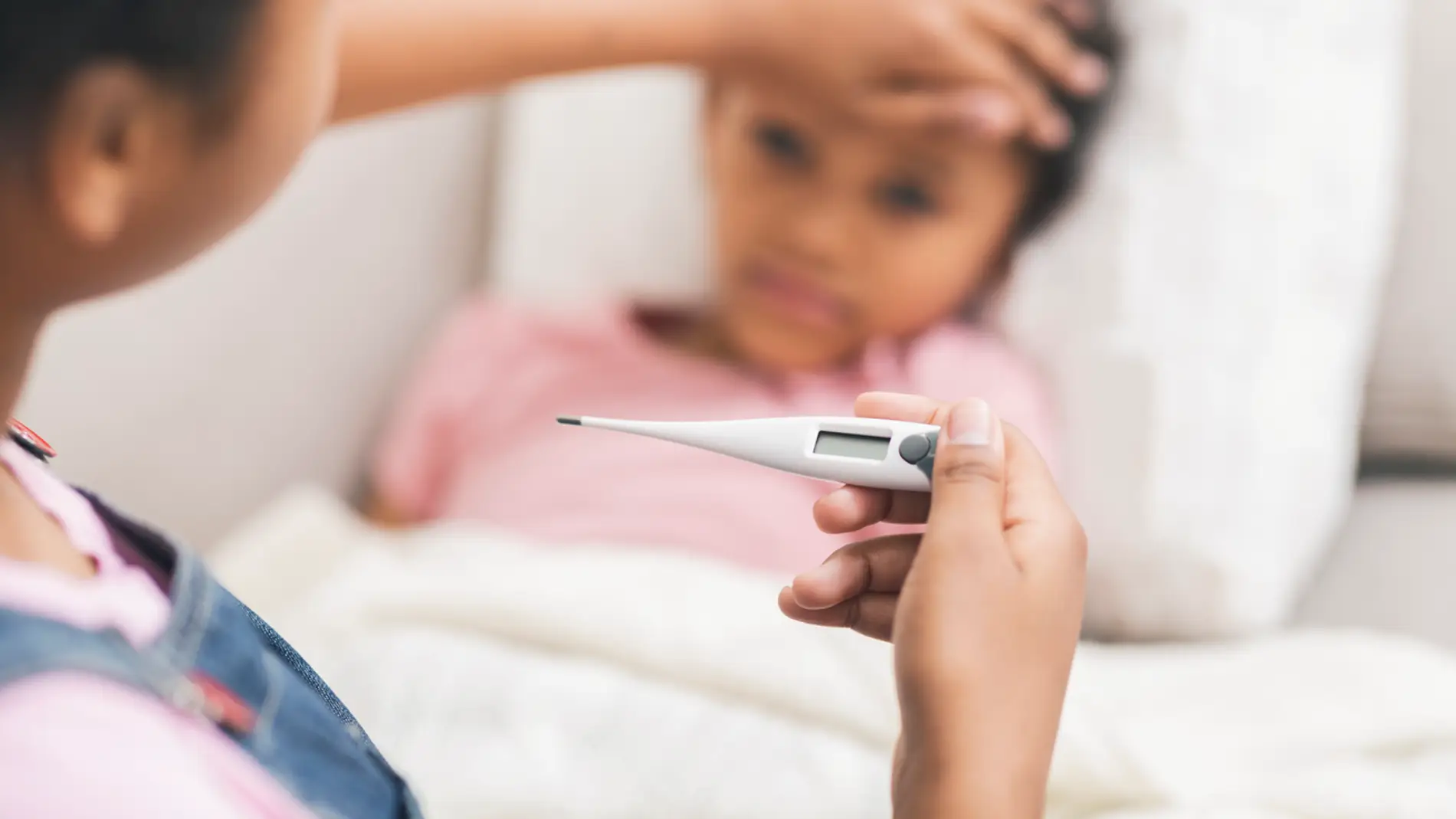 Niña con fiebre