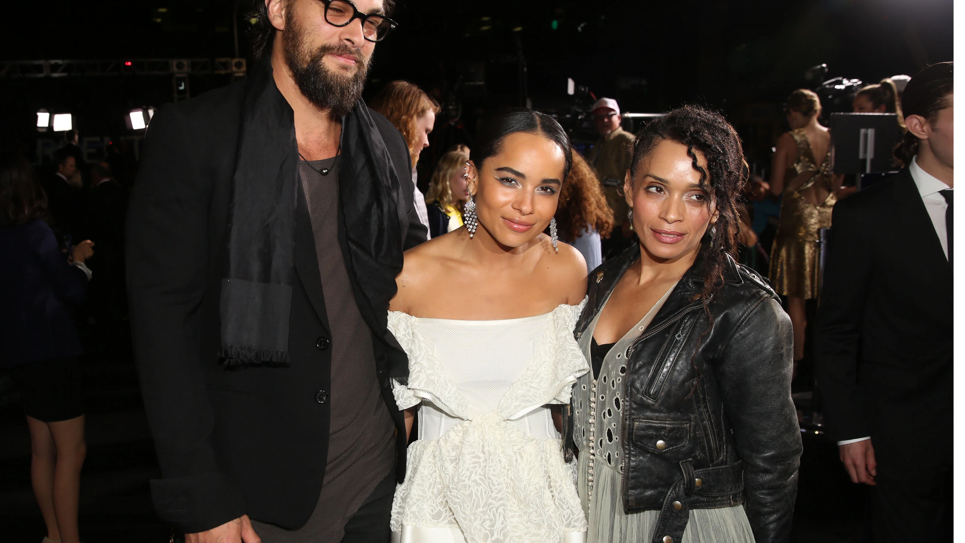 Jason Momoa, Zoe Kravitz y Lisa Bonet Jason Momoa, Zoe Kravitz y Lisa Bonet