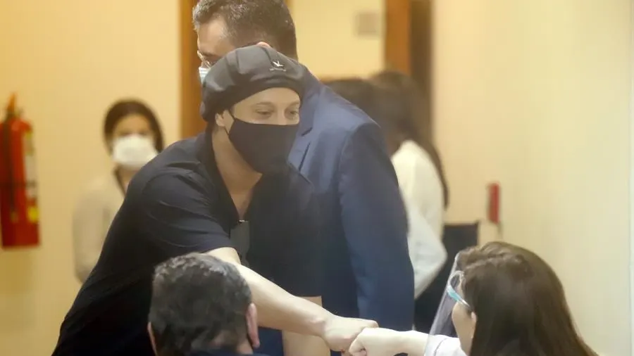 Ronaldinho queda en libertad tras seis meses detenido en Paraguay y podr&aacute; volver a Brasil