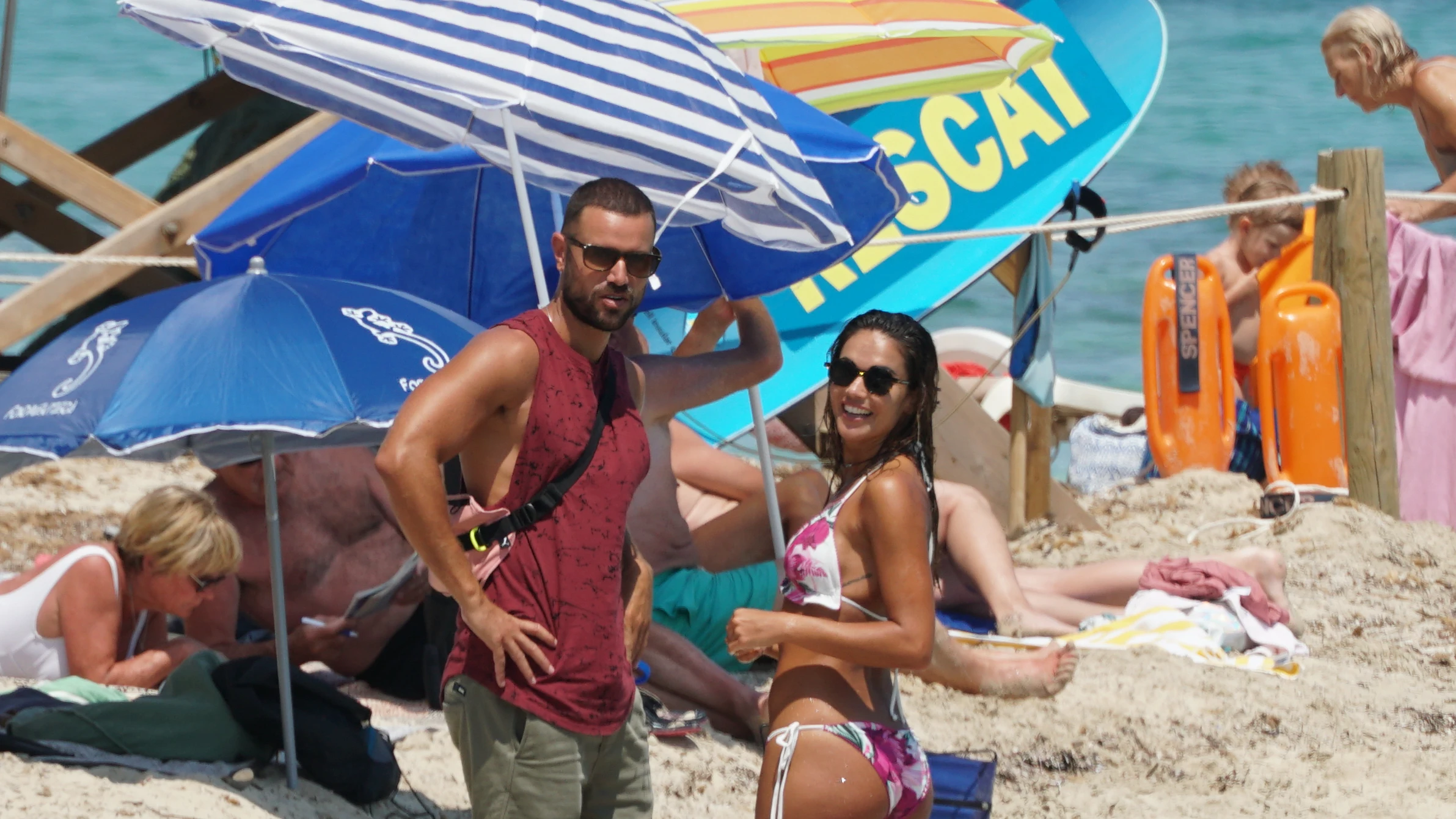Lara Álvarez y su nueva ilusión en la playa de Formentera Lara Álvarez y su nueva ilusión en la playa de Formentera