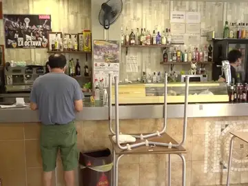 Detenidos por dar una paliza al dueño de un bar tras hacer un simpa Detenidos por dar una paliza al dueño de un bar tras hacer un simpa
