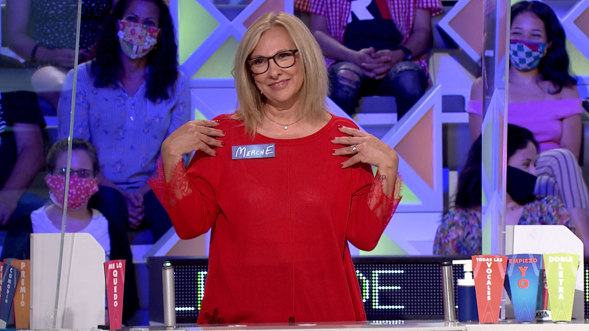 Los halagos de Jorge Fern&aacute;ndez sonrojan a una concursante de &lsquo;La ruleta de la suerte&rsquo;