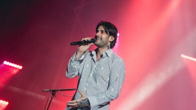 Melendi llena de esperanza el Auditorio de Starlite Catalana Occidente en su vuelta tras el confinamiento
