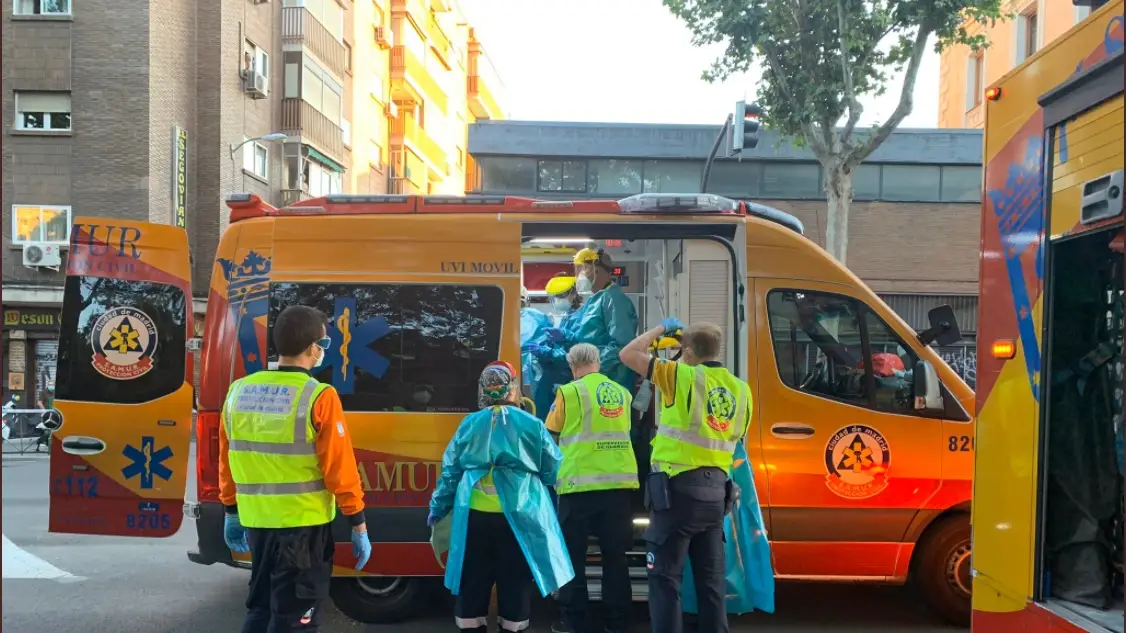 Imagen de archivo de una intervención de los servicios de Emergencias en Madrid Imagen de archivo de una intervención de los servicios de Emergencias en Madrid