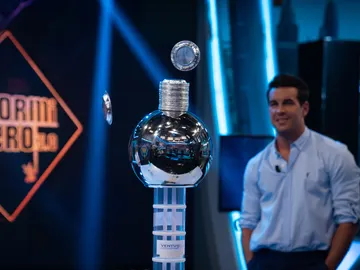 'Los platillos volantes' de la ciencia de Marron conquistan por su belleza a Mario Casas 'Los platillos volantes' de la ciencia de Marron conquistan por su belleza a Mario Casas