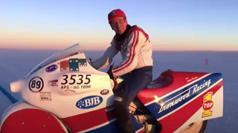 El piloto Ralph Hudson El piloto Ralph Hudson
