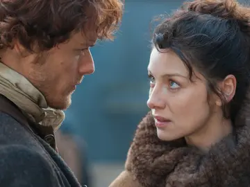 Sm Heughan y Caitriona Balfe como Claire y Jamie Fraser en 'Outlander' Sm Heughan y Caitriona Balfe como Claire y Jamie Fraser en 'Outlander'