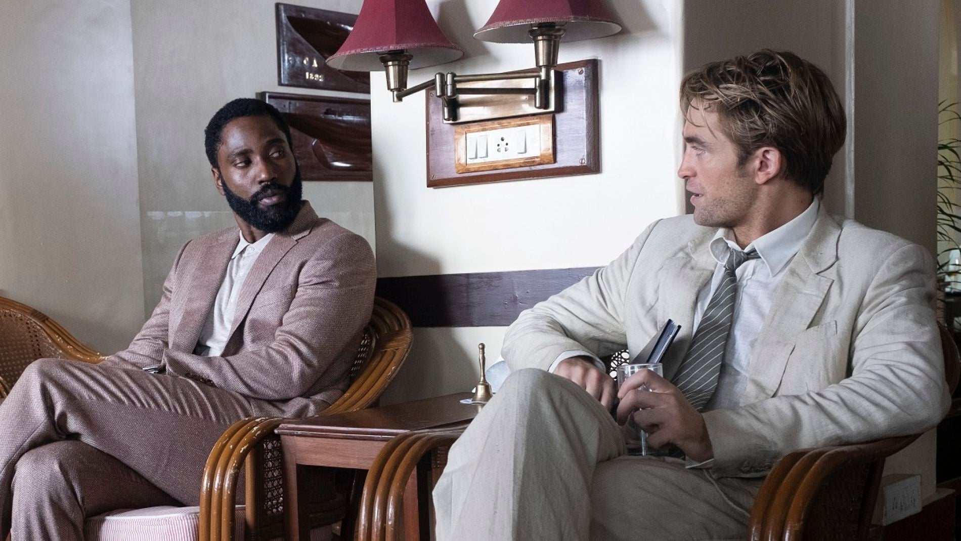 John David Washington y Robert Pattinson en 'Tenet'
