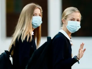 La infanta Sofía y la princesa Leonor La infanta Sofía y la princesa Leonor