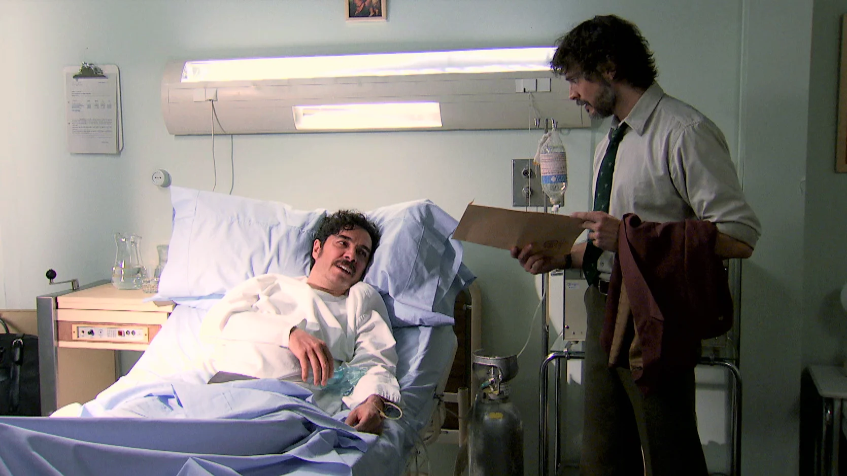 Guillermo visita a Ordóñez al hospital y recibe por su parte un imprevisto documento. Guillermo visita a Ordóñez al hospital y recibe por su parte un imprevisto documento.