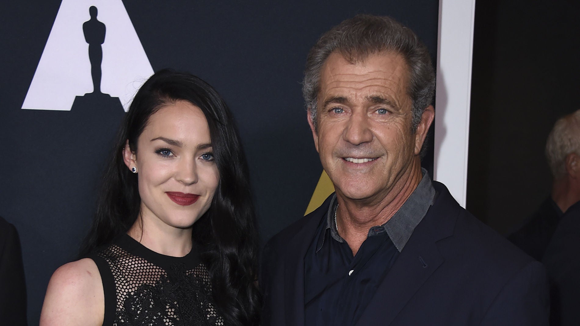 Mel Gibson junto a su pareja, Rosalind Ross