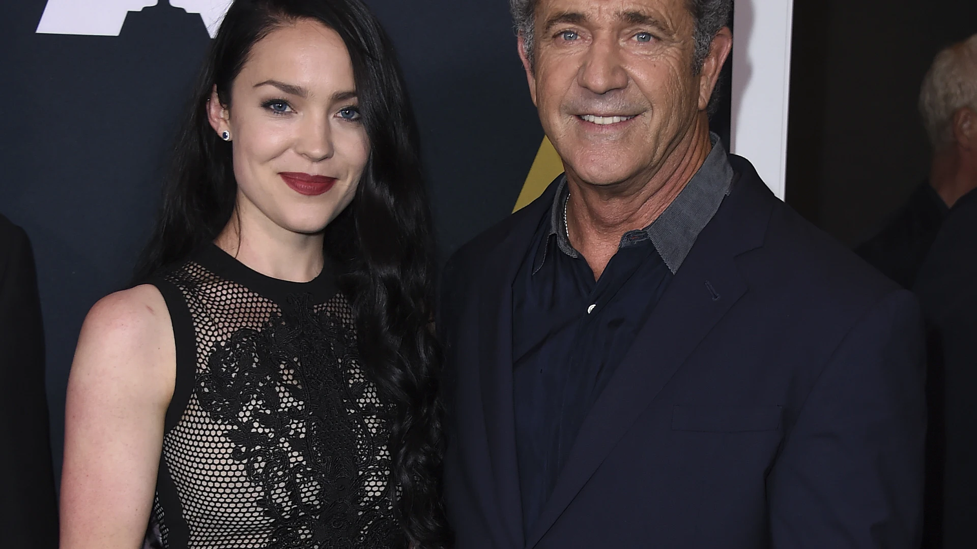 Mel Gibson junto a su pareja, Rosalind Ross Mel Gibson junto a su pareja, Rosalind Ross