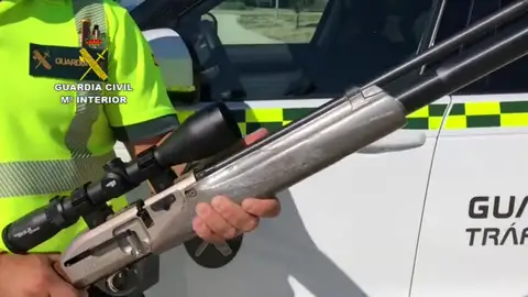 Detenido en Calahorra por conducir drogado, con el maletero lleno de animales muertos y un arma cargada en el asiento del copiloto Detenido en Calahorra por conducir drogado, con el maletero lleno de animales muertos y un arma cargada en el asiento del copiloto