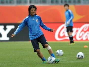 Yuki Nagasato en un entrenamiento con Japón