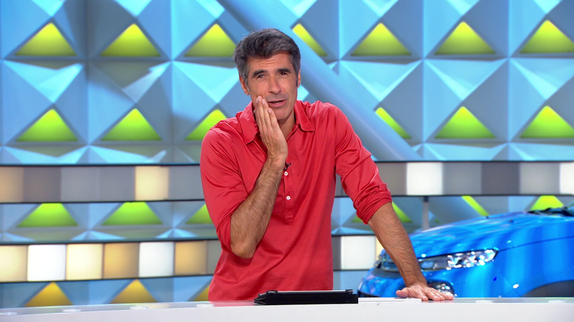 &iexcl;Qu&eacute; susto! Jorge Fern&aacute;ndez sufre un percance en &lsquo;La ruleta de la suerte&rsquo;