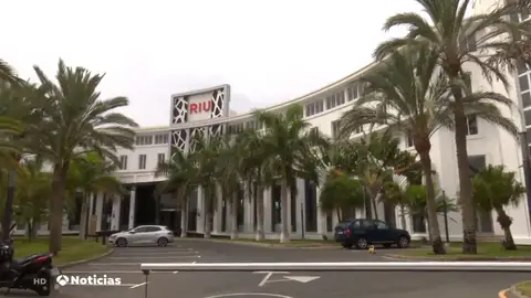 Riu cierra ocho de sus doce hoteles en Canarias ante la falta de turistas por el coronavirus Riu cierra ocho de sus doce hoteles en Canarias ante la falta de turistas por el coronavirus