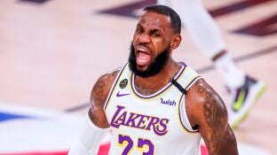 LeBron James, durante el partido ante los Rockets