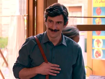 Marcelino vuelve a encontrarse al dramaturgo que escribió su historia y la de Manolita Marcelino vuelve a encontrarse al dramaturgo que escribió su historia y la de Manolita