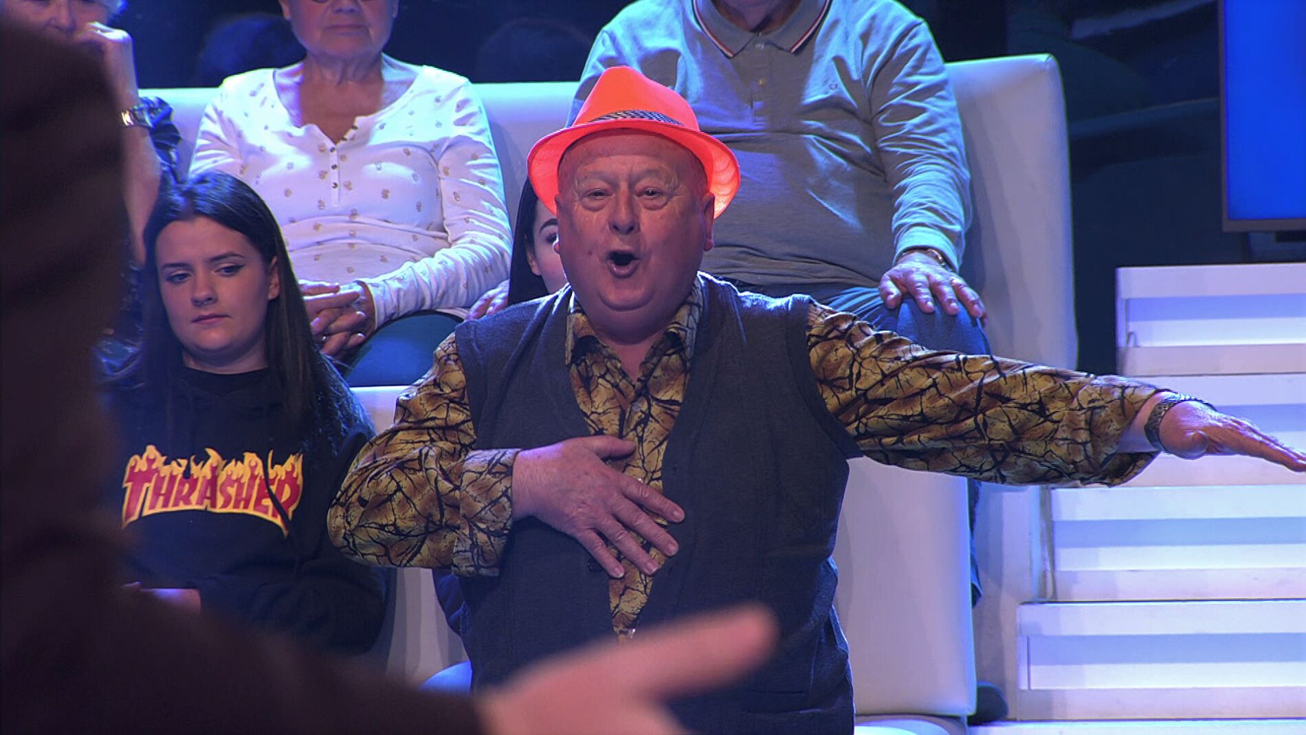 El grito del tirol &lsquo;a lo africano&rsquo;: El veterano del p&uacute;blico muestra sus dotes de una manera muy especial