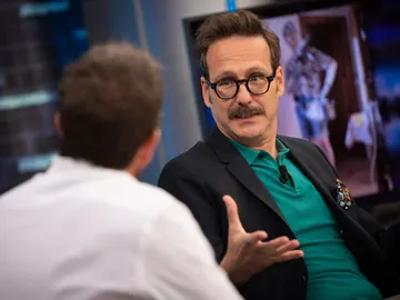 Joaquín Reyes revela en 'El Hormiguero 3.0' los detalles de su nuevo libro: "Es la primera novela existencialista manchega" Joaquín Reyes revela en 'El Hormiguero 3.0' los detalles de su nuevo libro: "Es la primera novela existencialista manchega"