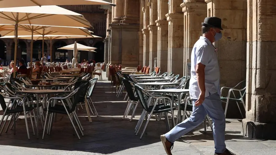 Una de cada tres camas de la UCI en Castilla y León está ocupadas por pacientes de coronavirus Una de cada tres camas de la UCI en Castilla y León está ocupadas por pacientes de coronavirus