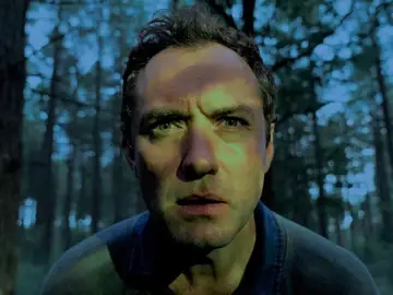 Jude Law en 'El tercer día' Jude Law en 'El tercer día'