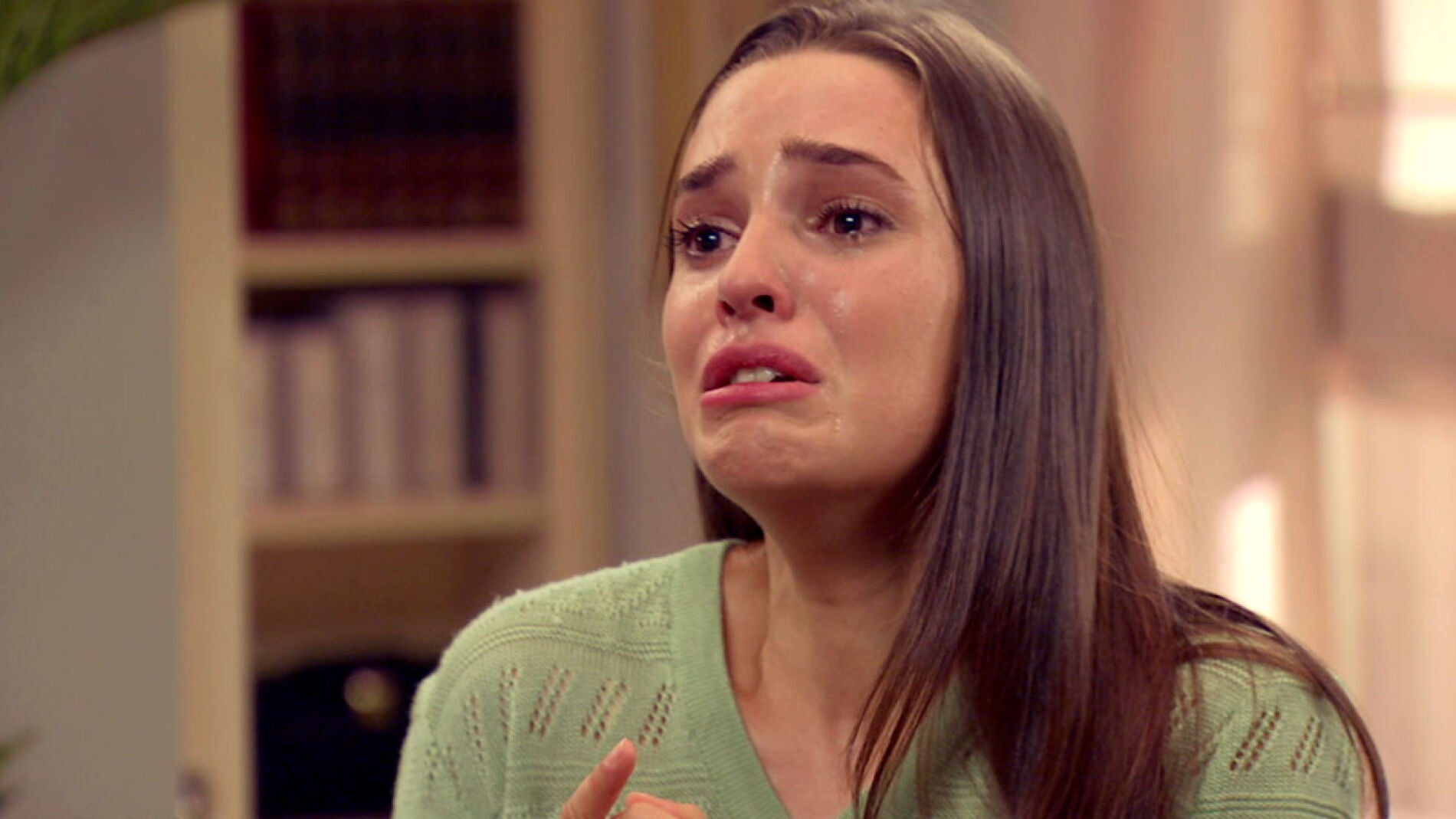 Abel descubre que Emma está embarazada y Guillermo vuelve de Seattle sin Lourdes