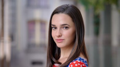 Sara Vidorreta es Emma Sáez de Abascal