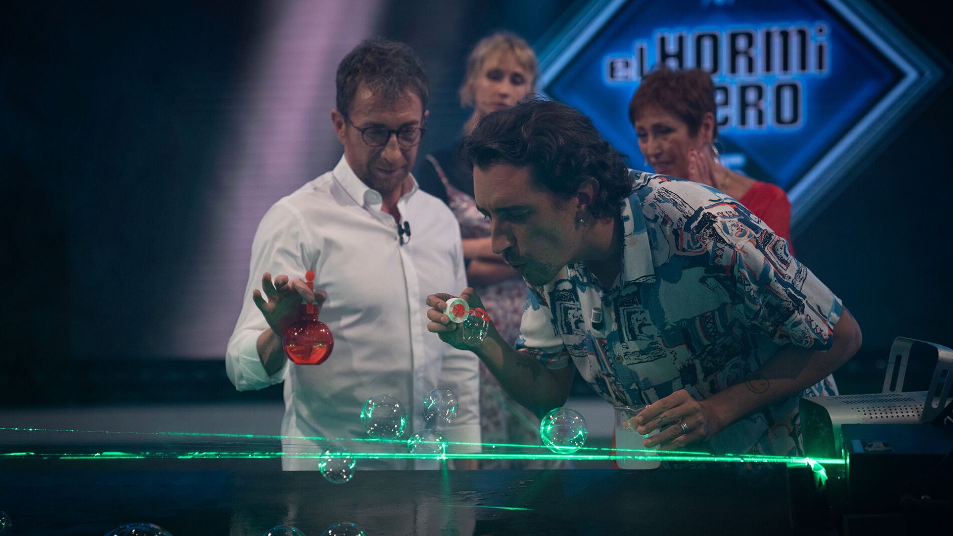 Las burbujas funambulistas, la gran "estafa" de Marron con un peligroso experimento en 'El Hormiguero 3.0'