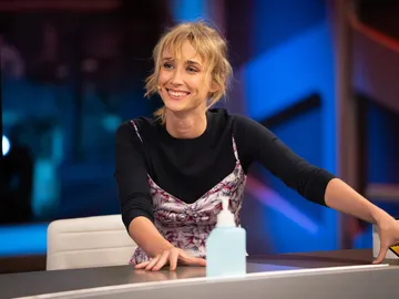 ¡Lapsus en directo! Ingrid García-Jonsson suelta un spoiler sobre su nueva película en 'El Hormiguero 3.0' ¡Lapsus en directo! Ingrid García-Jonsson suelta un spoiler sobre su nueva película en 'El Hormiguero 3.0'