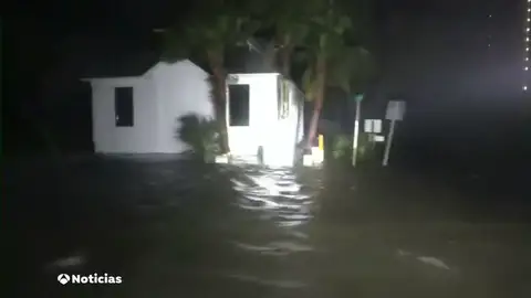 El huracán Sally toca tierra en Alabama y se temen inundaciones históricas El huracán Sally toca tierra en Alabama y se temen inundaciones históricas