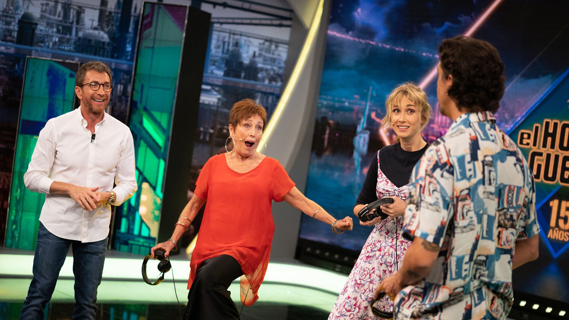 Fernando Simón, Julio Iglesias y Salvador Illa protagonizan el hilarante 'Teléfono escacharrado' de Carlos Latre en 'El Hormiguero 3.0'