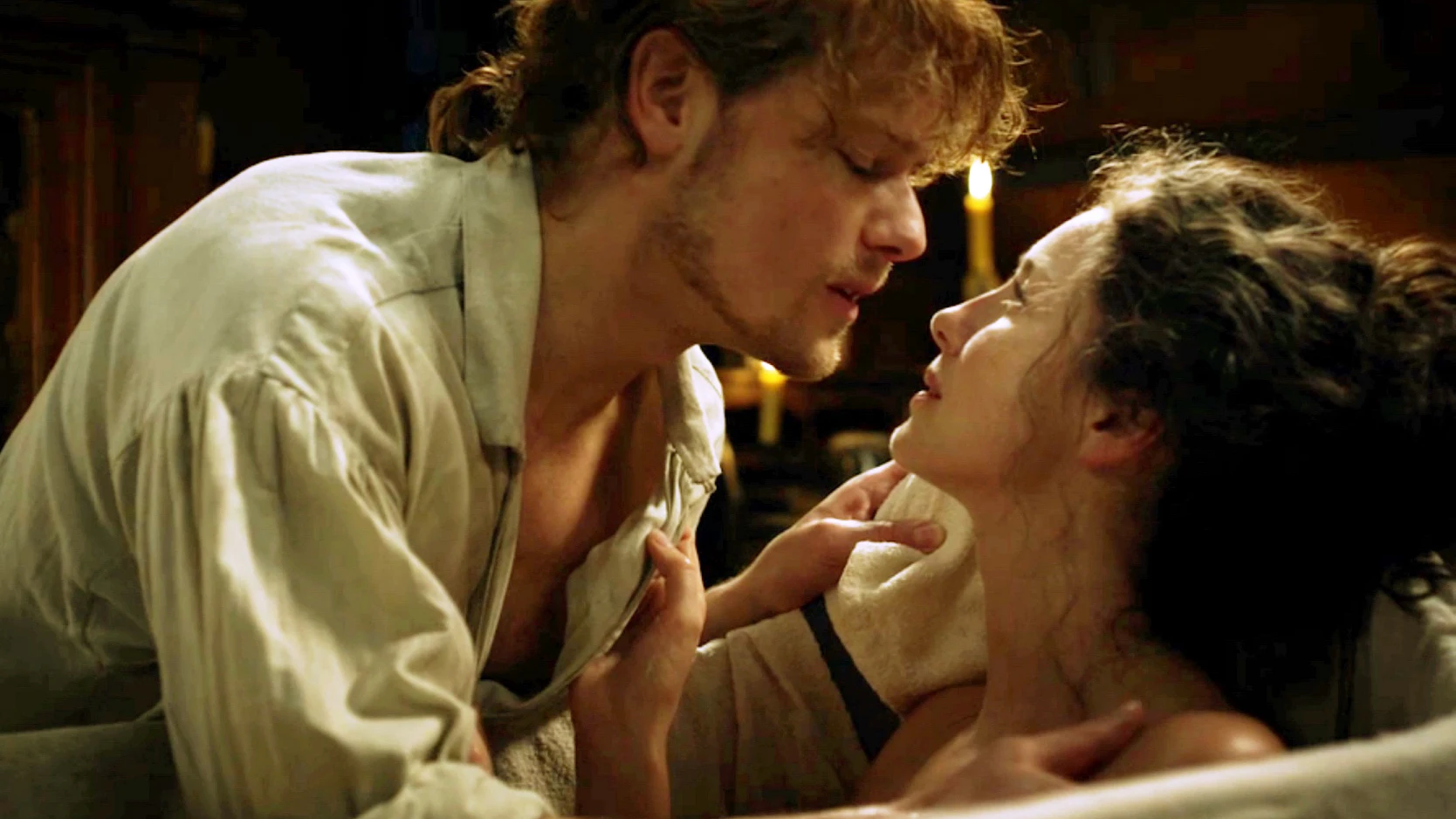 Sam Heughan y Caitriona Balfe como Jamie y Claire en 'Outlander' Sam Heughan y Caitriona Balfe como Jamie y Claire en 'Outlander'