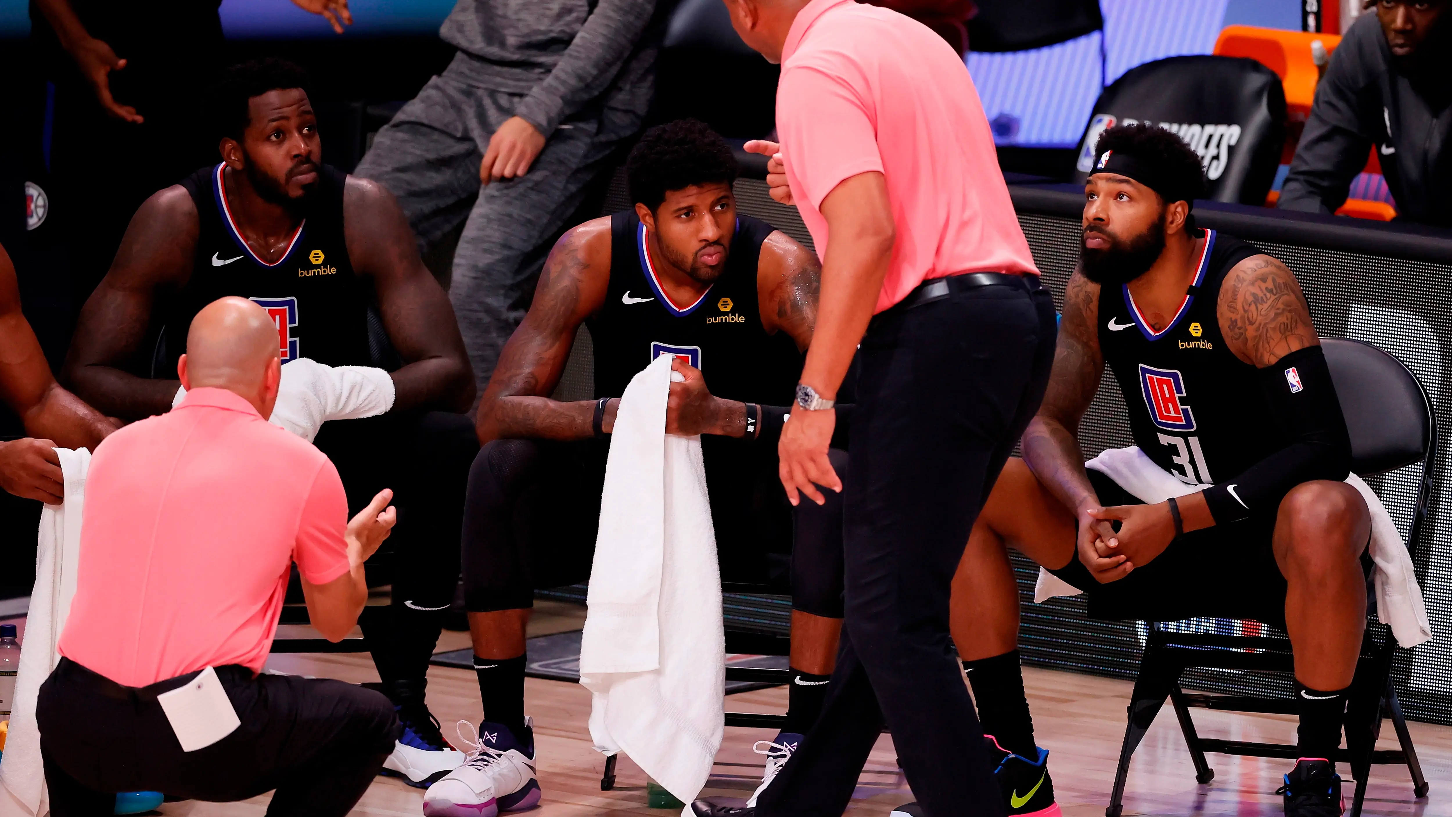 Doc Rivers trata de motivar a sus jugadores Doc Rivers trata de motivar a sus jugadores