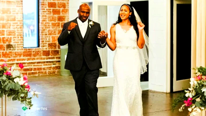 Maya Moore, exjugadora de la WNBA, se casa con Jonathan Irons, el hombre al que ayud&oacute; a salir de la c&aacute;rcel