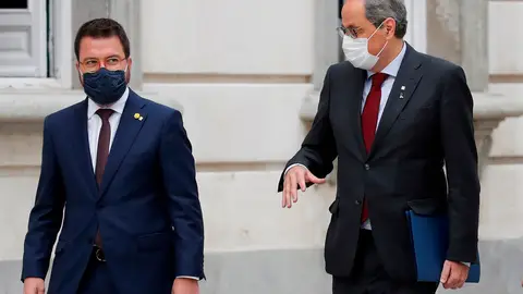 El presidente de la Generalitat, Quim Torra, a su llegada al Tribunal Supremo este jueves en Madrid, junto al vicepresidente, Pere Aragonès. El presidente de la Generalitat, Quim Torra, a su llegada al Tribunal Supremo este jueves en Madrid, junto al vicepresidente, Pere Aragonès.