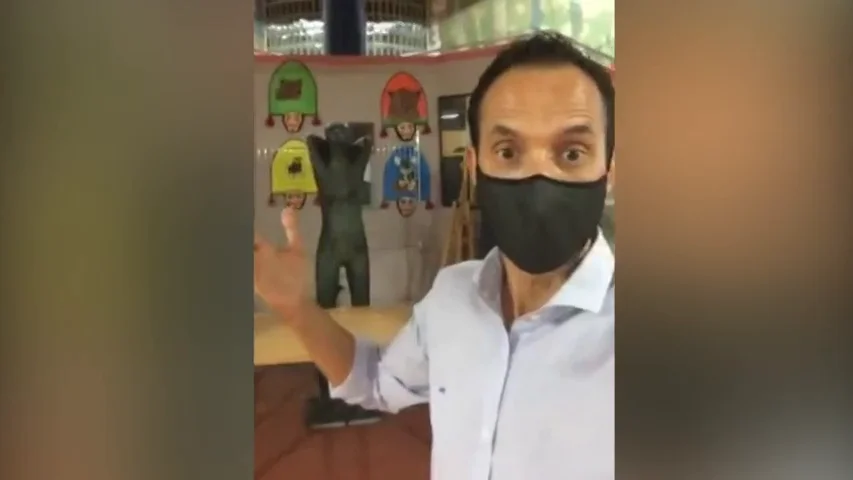 El director de un instituto de Santiago explica las novedades a trav&eacute;s de Instagram