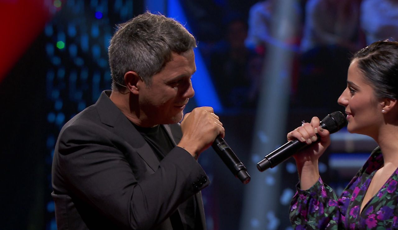Alejandro Sanz y María Cortés protagonizan el momentazo de la noche cantando juntos ‘Cuando nadie me ve’ en ‘La Voz’ Alejandro Sanz y María Cortés protagonizan el momentazo de la noche cantando juntos ‘Cuando nadie me ve’ en ‘La Voz’