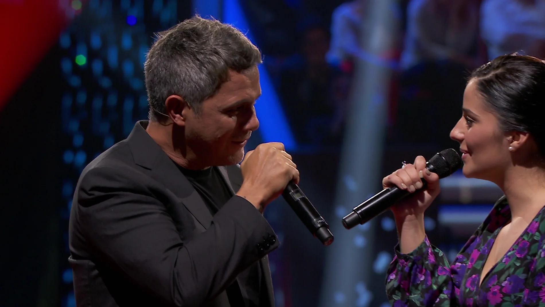 Alejandro Sanz y María Cortés protagonizan el momentazo de la noche cantando juntos ‘Cuando nadie me ve’ en ‘La Voz’