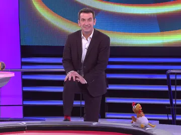 ¿El momento más romántico en la historia de '¡Ahora caigo!'?: Arturo Valls se declara a su chica ¿El momento más romántico en la historia de '¡Ahora caigo!'?: Arturo Valls se declara a su chica