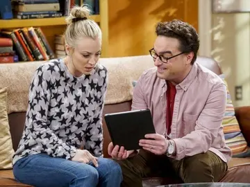Johnny Galecki y Kaley Cuoco como Leonard y Penny en 'The Big Bang Theory' Johnny Galecki y Kaley Cuoco como Leonard y Penny en 'The Big Bang Theory'