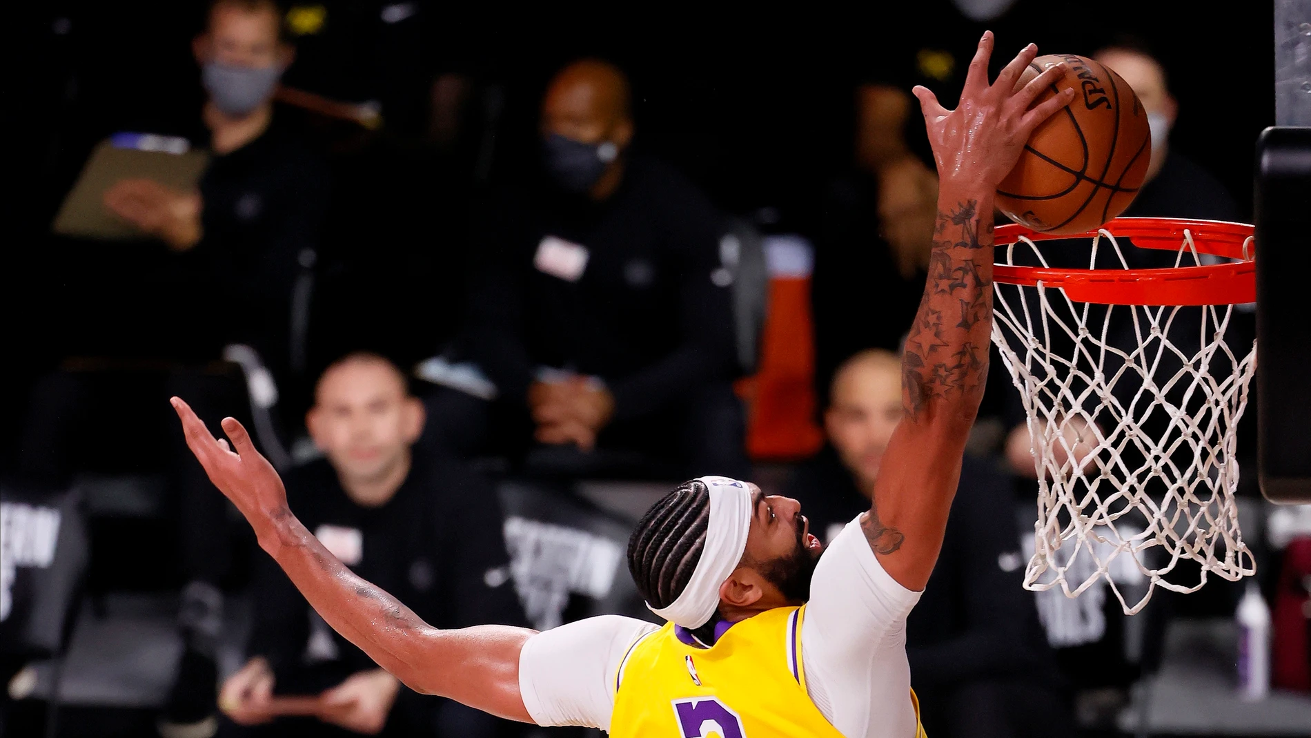 Mate de Anthony Davis ante los Nuggets Mate de Anthony Davis ante los Nuggets