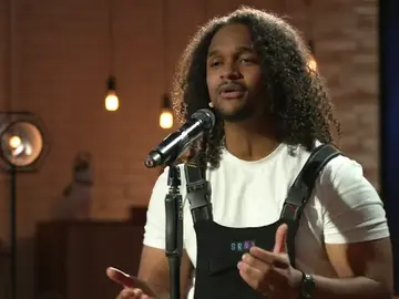 Melo llena el plató de ‘El Regreso’ de romanticismo con 'Te vi venir' Melo llena el plató de ‘El Regreso’ de romanticismo con 'Te vi venir'