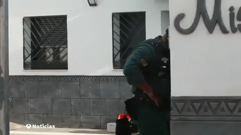 Más de 200 guardias civiles desarticulan una red de narcotraficantes en Campo Gibraltar y Málaga Más de 200 guardias civiles desarticulan una red de narcotraficantes en Campo Gibraltar y Málaga