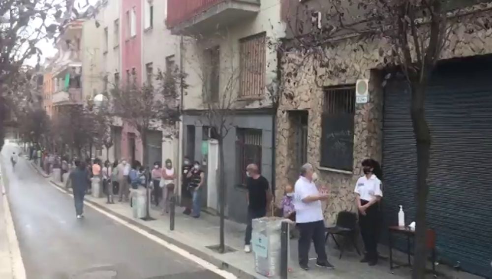 Barcelona realiza cribados masivos de coronavirus en el barrio de Trinitat Vella, uno de los más afectados