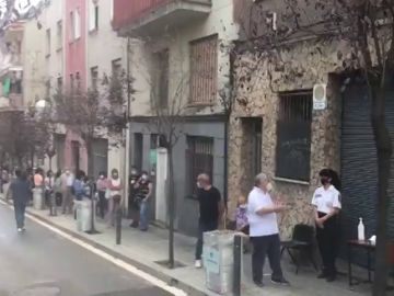 Barcelona realiza cribados masivos de coronavirus en el barrio de Trinitat Vella, uno de los más afectados