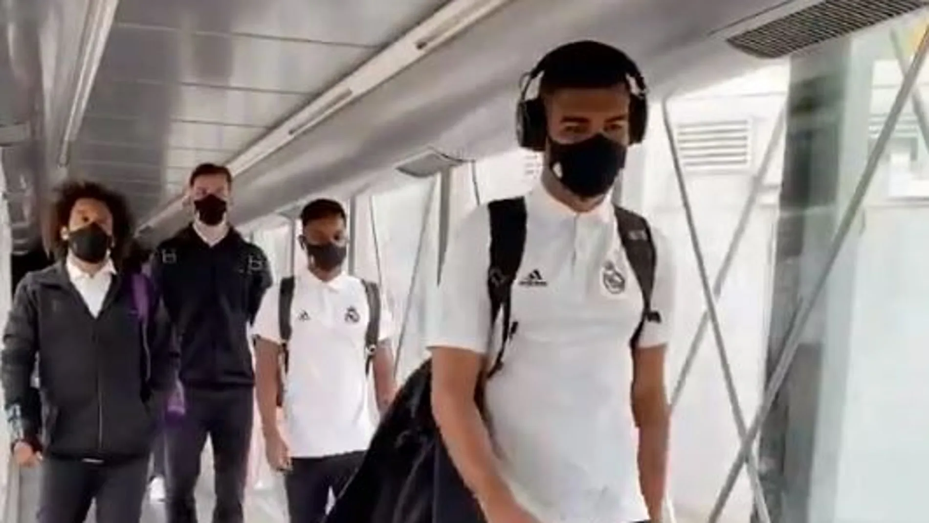 El avión del Real Madrid sufre una avería cuando viajaban a San Sebastián para empezar LaLiga El avión del Real Madrid sufre una avería cuando viajaban a San Sebastián para empezar LaLiga