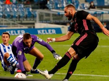 Karim Benzema tiene una ocasión ante la Real Sociedad