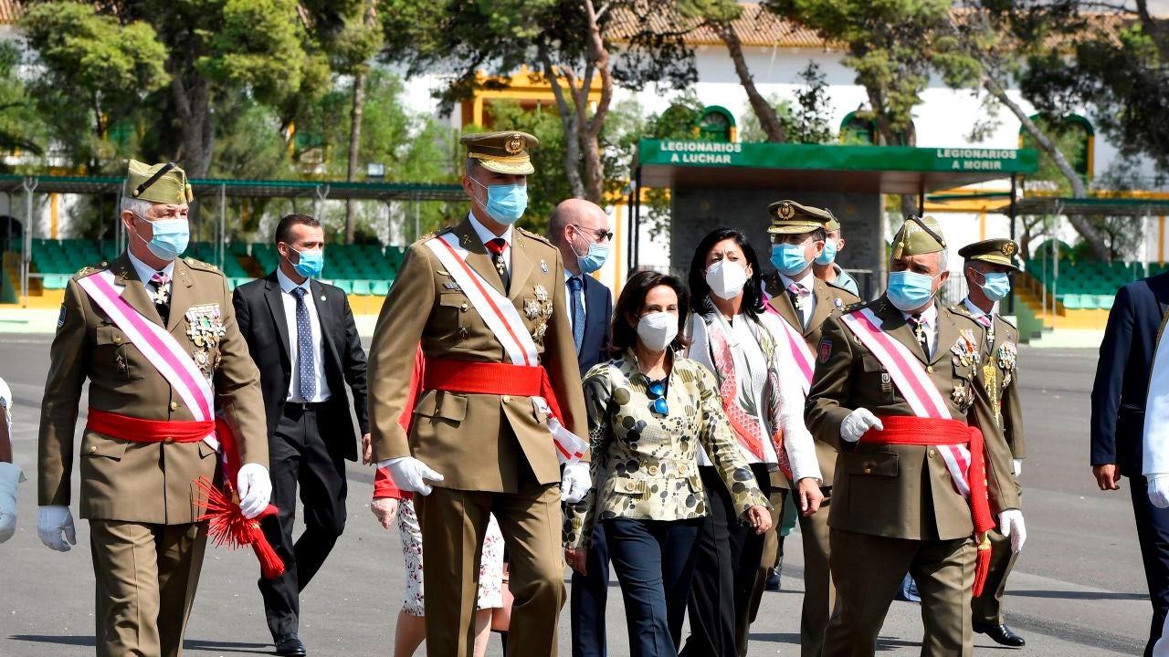La Legion Española Desfilando En El Extranjero